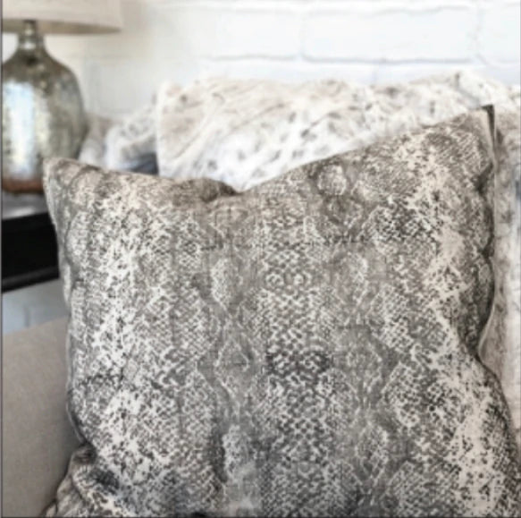 Serpentine | IOD Decor Stamp
